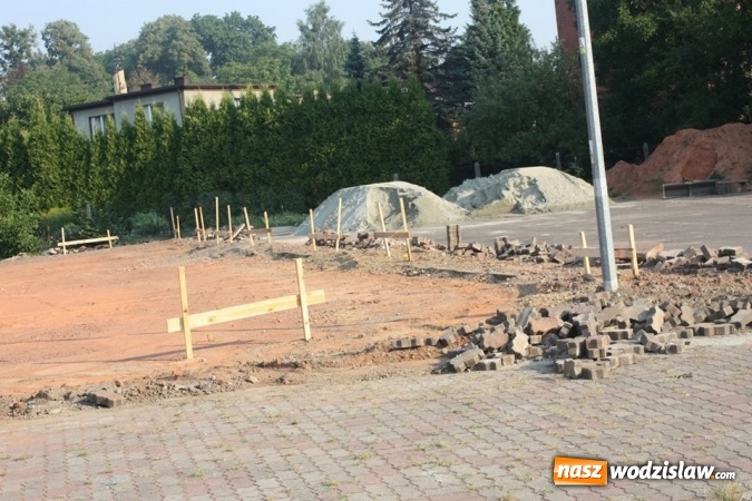 Zdjęcie w galerii na portalu naszwodzislaw.com: MOSiR: Trwa remont krytej trybuny wiadomości z regionu