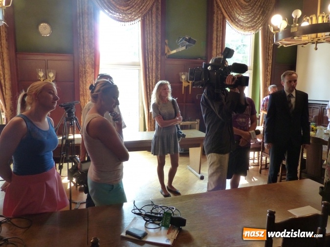 Zdjęcie w galerii na portalu naszwodzislaw.com: Żaneta Matuszek, Marek Pośpiech i Franciszek Nieć opowiadali o swoich międzynarodowych karierach  wiadomości z regionu