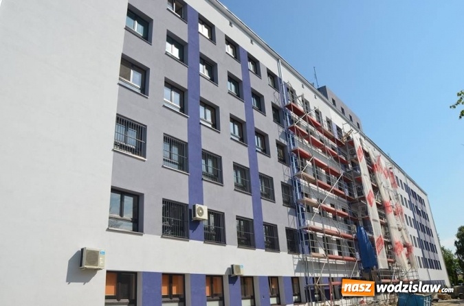 Zdjęcie w galerii na portalu naszwodzislaw.com: Jak przebiegają prace związane z termomodernizacją wodzisławskiego szpitala? wiadomości z regionu