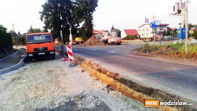 Zdjęcie w galerii na portalu naszwodzislaw.com: Przebudowa ul. 1 Maja w Skrzyszowie na półmetku  wiadomości z regionu