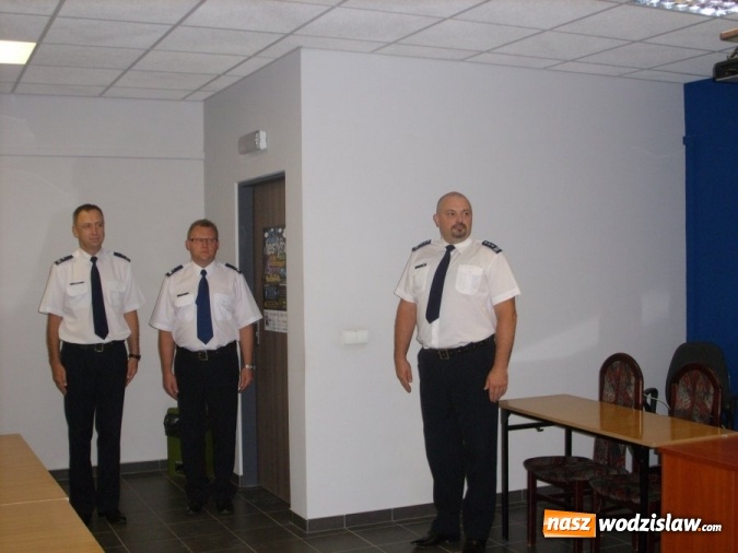 Zdjęcie w galerii na portalu naszwodzislaw.com: Uroczyste wprowadzenie I Zastępcy Komendanta Powiatowego Policji w Wodzisławiu Śląskim oraz Komendanta Komisariatu Policji w Gorzycach  wiadomości z regionu