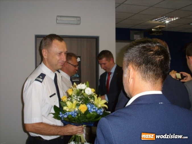 Zdjęcie w galerii na portalu naszwodzislaw.com: Uroczyste wprowadzenie I Zastępcy Komendanta Powiatowego Policji w Wodzisławiu Śląskim oraz Komendanta Komisariatu Policji w Gorzycach  wiadomości z regionu