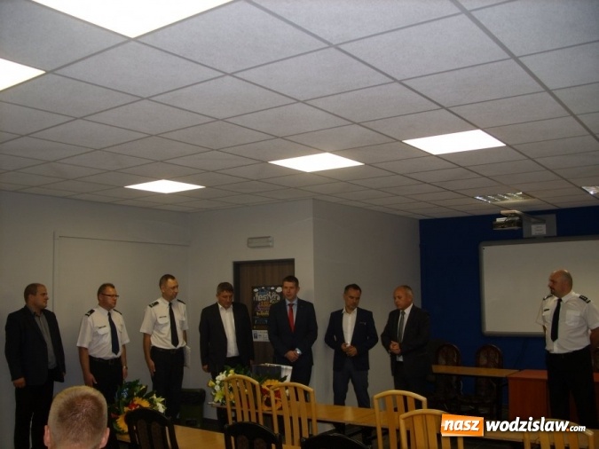 Zdjęcie w galerii na portalu naszwodzislaw.com: Uroczyste wprowadzenie I Zastępcy Komendanta Powiatowego Policji w Wodzisławiu Śląskim oraz Komendanta Komisariatu Policji w Gorzycach  wiadomości z regionu