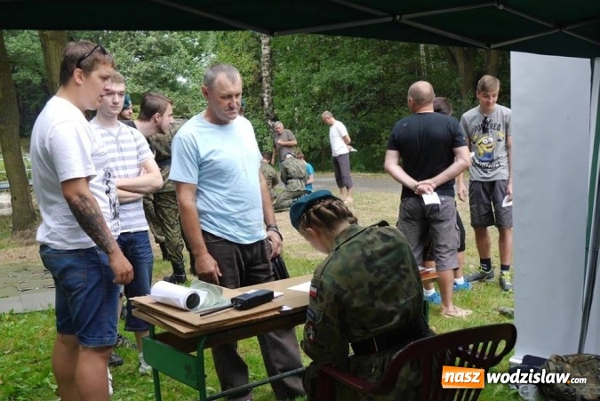 Zdjęcie w galerii na portalu naszwodzislaw.com: Oddali 10 strzał&oacute;w ku chwale Ojczyzny wiadomości z regionu