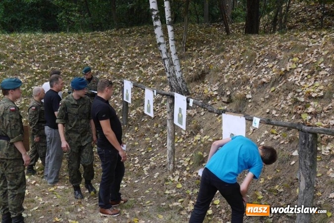 Zdjęcie w galerii na portalu naszwodzislaw.com: Oddali 10 strzał&oacute;w ku chwale Ojczyzny wiadomości z regionu