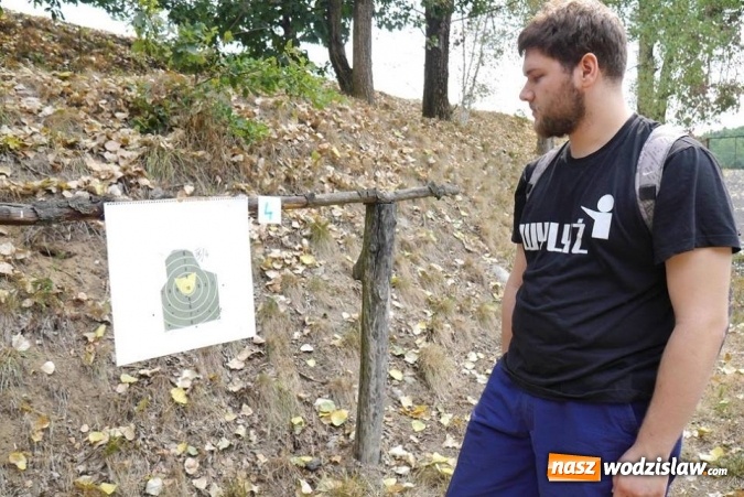 Zdjęcie w galerii na portalu naszwodzislaw.com: Oddali 10 strzał&oacute;w ku chwale Ojczyzny wiadomości z regionu