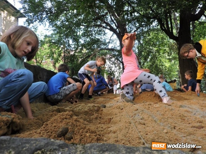 Zdjęcie w galerii na portalu naszwodzislaw.com: Druga edycja warsztat&oacute;w archeologicznych już za nami wiadomości z regionu