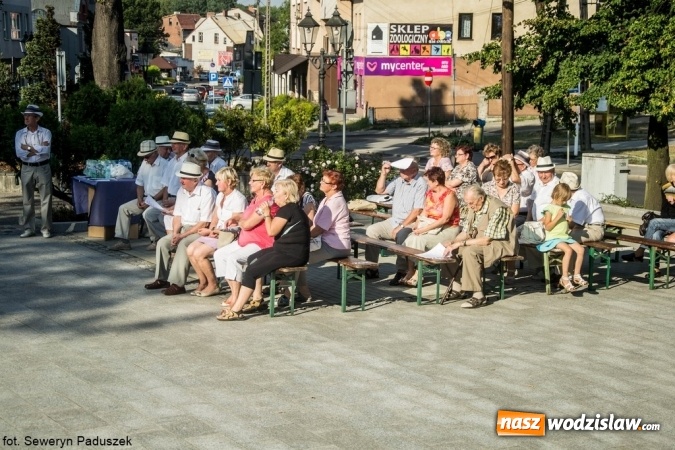 Zdjęcie w galerii na portalu naszwodzislaw.com: Letni koncert w Parku Sensorycznym ROSA. Tym razem wystąpił zespół wokalny Rzuchowianki wiadomości z regionu