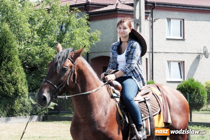 Zdjęcie w galerii na portalu naszwodzislaw.com: Potężny korowód dożynkowy w Gołkowicach! wiadomości z regionu