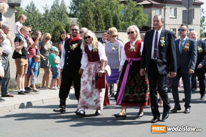Zdjęcie w galerii na portalu naszwodzislaw.com: Potężny korowód dożynkowy w Gołkowicach! wiadomości z regionu