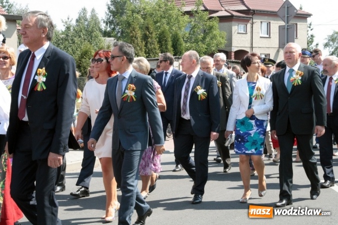 Zdjęcie w galerii na portalu naszwodzislaw.com: Potężny korowód dożynkowy w Gołkowicach! wiadomości z regionu