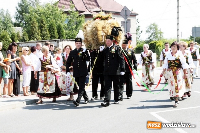 Zdjęcie w galerii na portalu naszwodzislaw.com: Potężny korowód dożynkowy w Gołkowicach! wiadomości z regionu