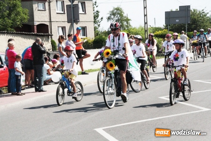 Zdjęcie w galerii na portalu naszwodzislaw.com: Potężny korowód dożynkowy w Gołkowicach! wiadomości z regionu