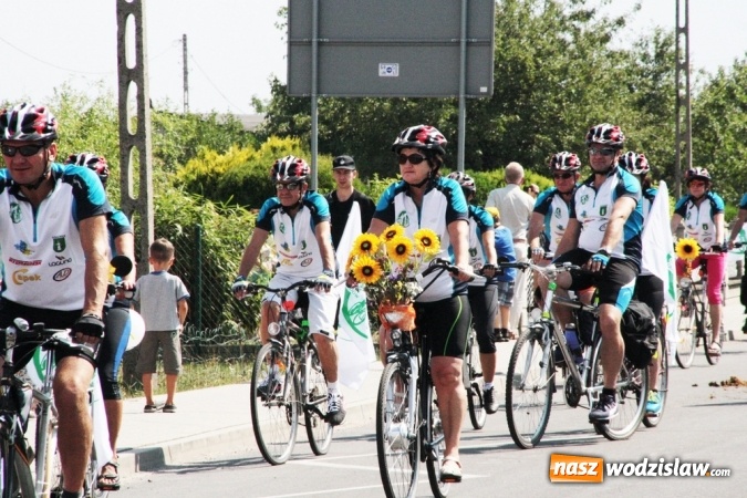 Zdjęcie w galerii na portalu naszwodzislaw.com: Potężny korowód dożynkowy w Gołkowicach! wiadomości z regionu