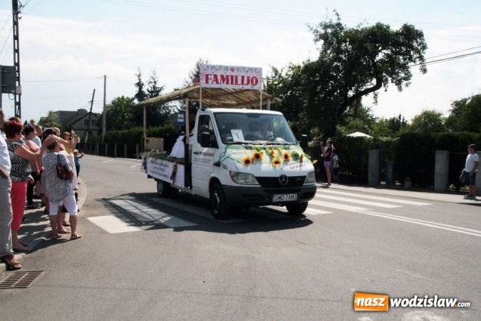 Zdjęcie w galerii na portalu naszwodzislaw.com: Potężny korowód dożynkowy w Gołkowicach! wiadomości z regionu