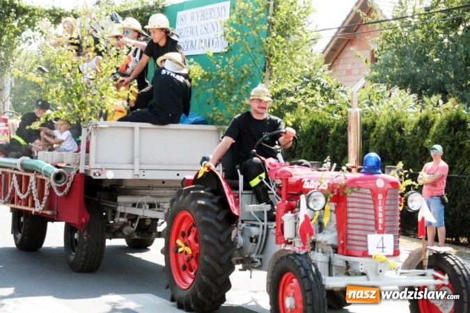 Zdjęcie w galerii na portalu naszwodzislaw.com: Potężny korowód dożynkowy w Gołkowicach! wiadomości z regionu