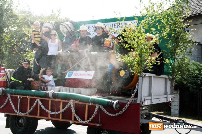 Zdjęcie w galerii na portalu naszwodzislaw.com: Potężny korowód dożynkowy w Gołkowicach! wiadomości z regionu