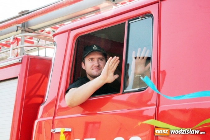 Zdjęcie w galerii na portalu naszwodzislaw.com: Potężny korowód dożynkowy w Gołkowicach! wiadomości z regionu