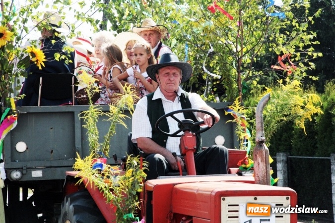 Zdjęcie w galerii na portalu naszwodzislaw.com: Potężny korowód dożynkowy w Gołkowicach! wiadomości z regionu