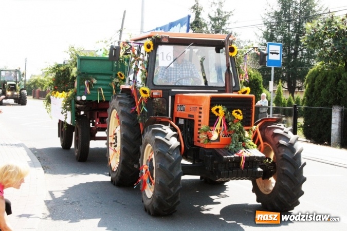 Zdjęcie w galerii na portalu naszwodzislaw.com: Potężny korowód dożynkowy w Gołkowicach! wiadomości z regionu