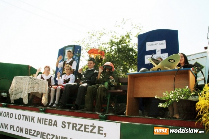 Zdjęcie w galerii na portalu naszwodzislaw.com: Potężny korowód dożynkowy w Gołkowicach! wiadomości z regionu