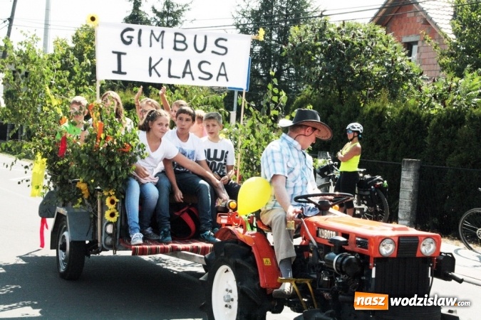 Zdjęcie w galerii na portalu naszwodzislaw.com: Potężny korowód dożynkowy w Gołkowicach! wiadomości z regionu