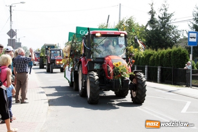 Zdjęcie w galerii na portalu naszwodzislaw.com: Potężny korowód dożynkowy w Gołkowicach! wiadomości z regionu
