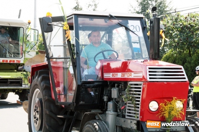 Zdjęcie w galerii na portalu naszwodzislaw.com: Potężny korowód dożynkowy w Gołkowicach! wiadomości z regionu