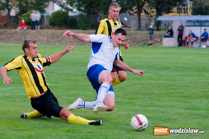 Zdjęcie w galerii na portalu naszwodzislaw.com: Klasa okręgowa: Ogromne szczęście Rydułtów. Naprzód zrobił mały krok naprzód wiadomości z regionu