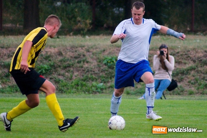 Zdjęcie w galerii na portalu naszwodzislaw.com: Klasa okręgowa: Ogromne szczęście Rydułtów. Naprzód zrobił mały krok naprzód wiadomości z regionu