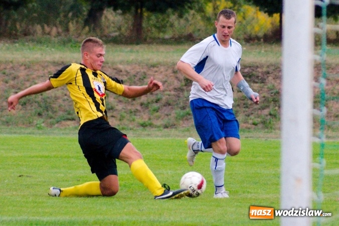 Zdjęcie w galerii na portalu naszwodzislaw.com: Klasa okręgowa: Ogromne szczęście Rydułtów. Naprzód zrobił mały krok naprzód wiadomości z regionu