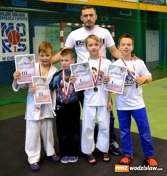 Zdjęcie w galerii na portalu naszwodzislaw.com: Kolejne medale trafiły do zawodników Octagon team wiadomości z regionu