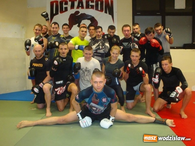 Zdjęcie w galerii na portalu naszwodzislaw.com: Kolejne medale trafiły do zawodników Octagon team wiadomości z regionu