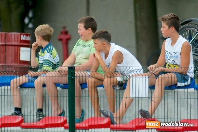 Zdjęcie w galerii na portalu naszwodzislaw.com: Młodziki Rogowa na tarczy w Tworkowie wiadomości z regionu