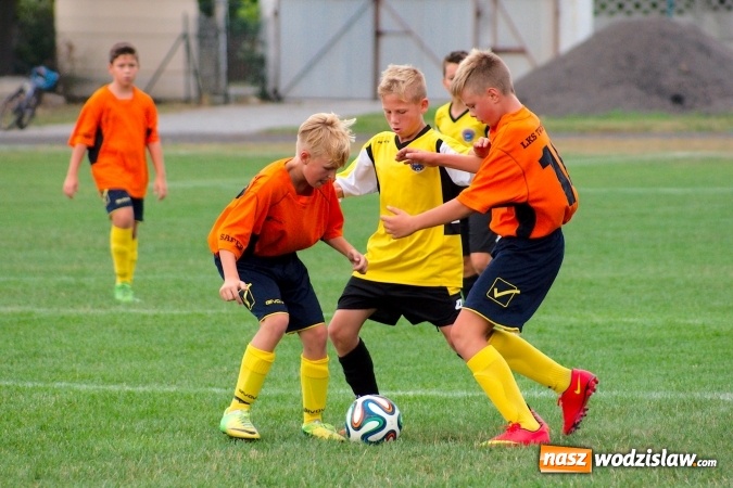 Zdjęcie w galerii na portalu naszwodzislaw.com: Młodziki Rogowa na tarczy w Tworkowie wiadomości z regionu