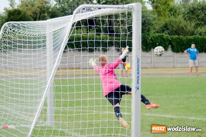 Zdjęcie w galerii na portalu naszwodzislaw.com: Młodziki Rogowa na tarczy w Tworkowie wiadomości z regionu