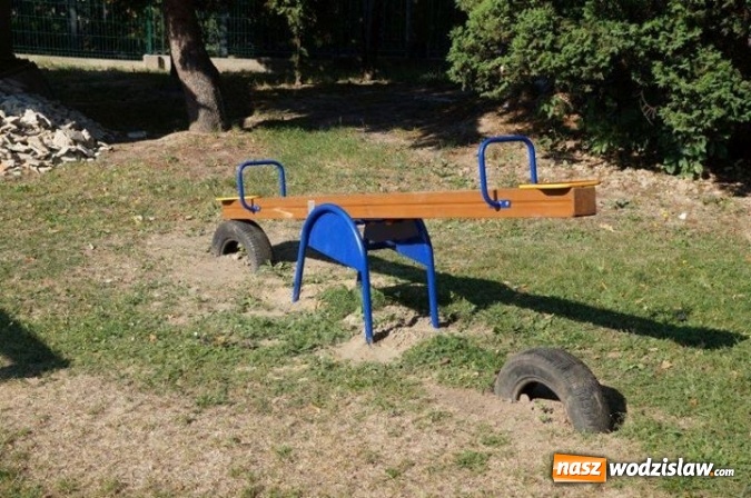 Zdjęcie w galerii na portalu naszwodzislaw.com:  Przy wodzisławskich szkołach powstały nowe place zabaw i siłownie na świeżym powietrzu. Gdzie dokładnie zostały wybudowane?  wiadomości z regionu
