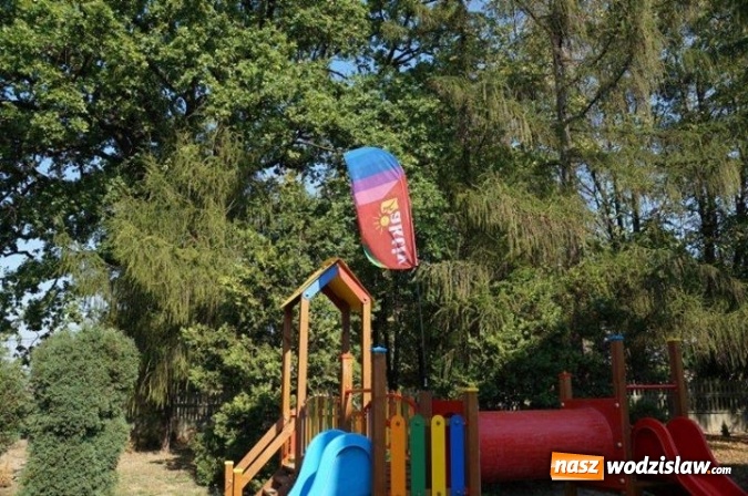 Zdjęcie w galerii na portalu naszwodzislaw.com:  Przy wodzisławskich szkołach powstały nowe place zabaw i siłownie na świeżym powietrzu. Gdzie dokładnie zostały wybudowane?  wiadomości z regionu