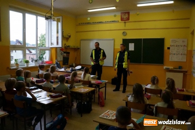 Zdjęcie w galerii na portalu naszwodzislaw.com: Trwa akcja 