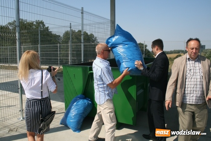 Zdjęcie w galerii na portalu naszwodzislaw.com: Uroczyste otwarcie Punktu Selektywnej Zbiórki Odpadów Komunalnych wiadomości z regionu