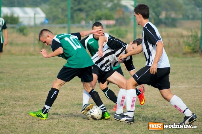 Zdjęcie w galerii na portalu naszwodzislaw.com: Rezerwy czyżowickiego Naprzodu poległy w Raciborzu wiadomości z regionu