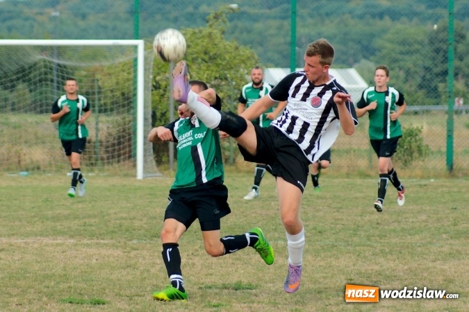 Zdjęcie w galerii na portalu naszwodzislaw.com: Rezerwy czyżowickiego Naprzodu poległy w Raciborzu wiadomości z regionu