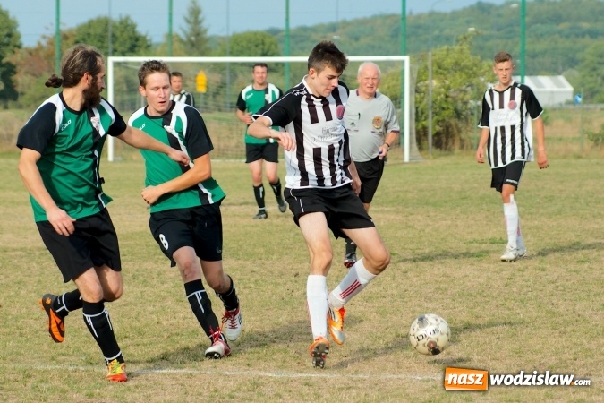 Zdjęcie w galerii na portalu naszwodzislaw.com: Rezerwy czyżowickiego Naprzodu poległy w Raciborzu wiadomości z regionu