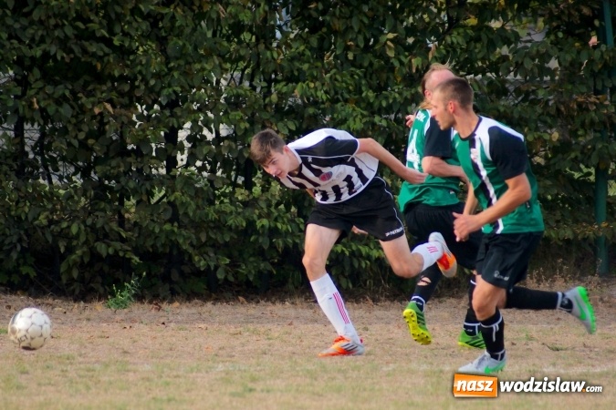 Zdjęcie w galerii na portalu naszwodzislaw.com: Rezerwy czyżowickiego Naprzodu poległy w Raciborzu wiadomości z regionu