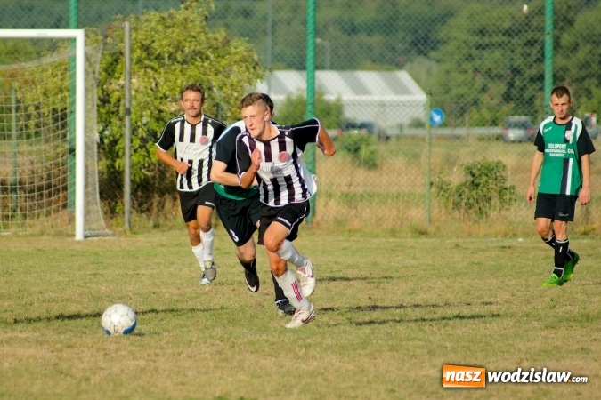 Zdjęcie w galerii na portalu naszwodzislaw.com: Rezerwy czyżowickiego Naprzodu poległy w Raciborzu wiadomości z regionu