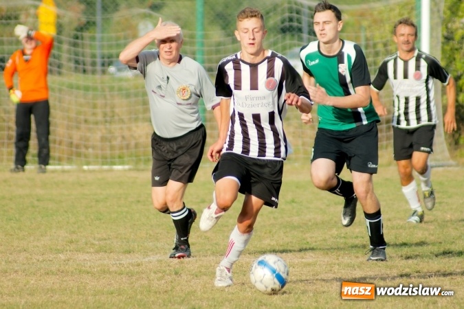 Zdjęcie w galerii na portalu naszwodzislaw.com: Rezerwy czyżowickiego Naprzodu poległy w Raciborzu wiadomości z regionu