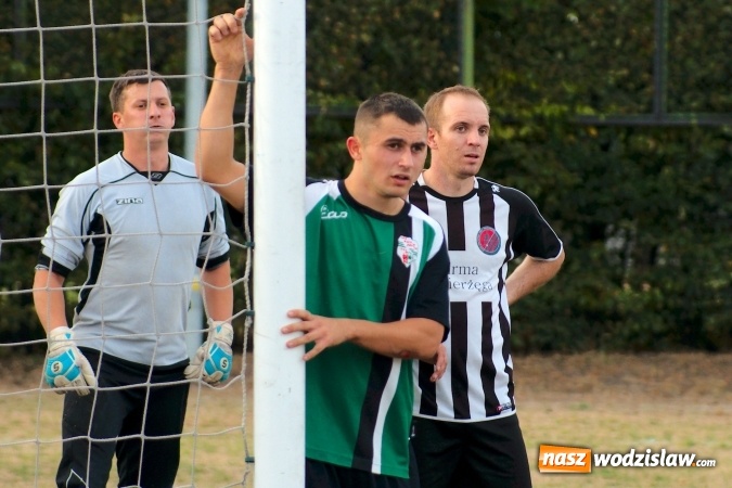 Zdjęcie w galerii na portalu naszwodzislaw.com: Rezerwy czyżowickiego Naprzodu poległy w Raciborzu wiadomości z regionu