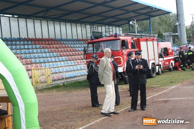 Zdjęcie w galerii na portalu naszwodzislaw.com: Zacięta rywalizacja strażak&oacute;w podczas zawod&oacute;w pożarniczych wiadomości z regionu