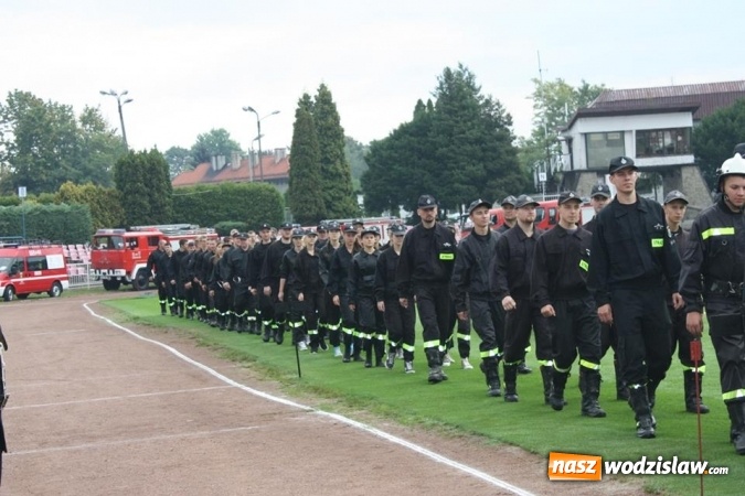 Zdjęcie w galerii na portalu naszwodzislaw.com: Zacięta rywalizacja strażak&oacute;w podczas zawod&oacute;w pożarniczych wiadomości z regionu