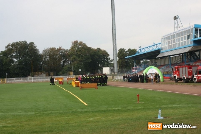 Zdjęcie w galerii na portalu naszwodzislaw.com: Zacięta rywalizacja strażak&oacute;w podczas zawod&oacute;w pożarniczych wiadomości z regionu